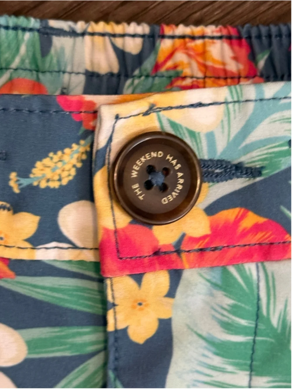 Chubbies Men’s Everywear 6” Inseam Tropical Floral Hybrid Shorts Sz XL